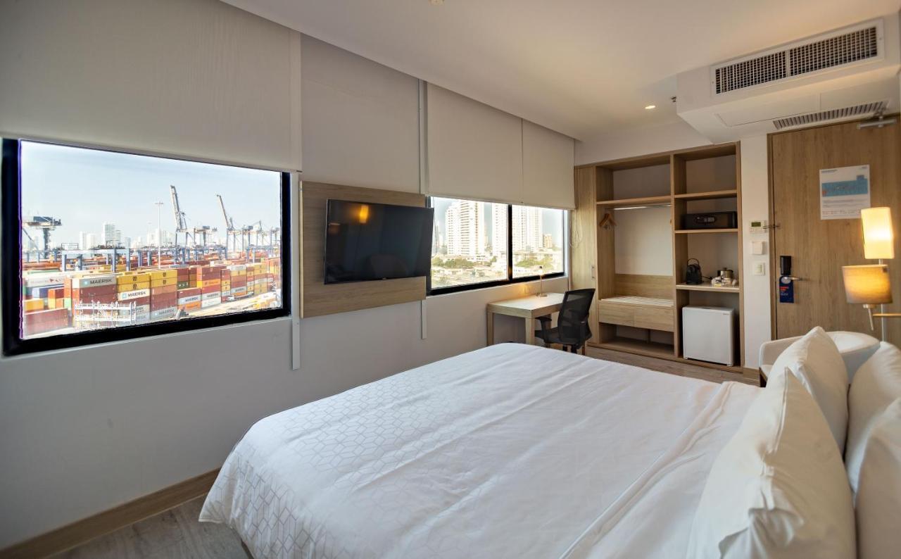 Holiday Inn Express Cartagena Manga By Ihg Exterior photo