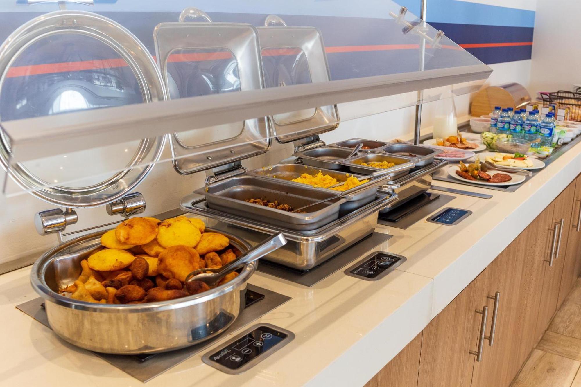 Holiday Inn Express Cartagena Manga By Ihg Exterior photo